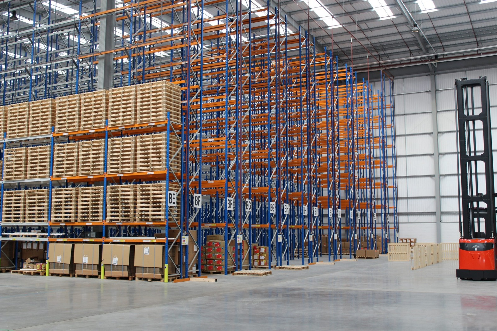 Tall VNA Racking system